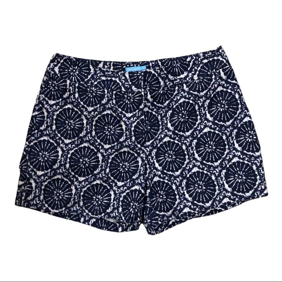 J. McLaughlin Shorts Blue and White Print Walking Shorts Size 2 Cotton - Picture 1 of 9